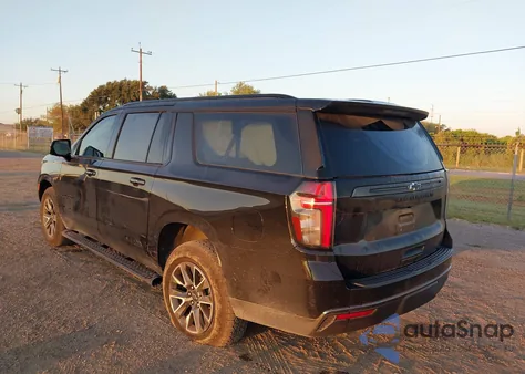 2022 Chevrolet Suburban 4Wd Z71 z USA, uszkodzony, nr VIN 1GNSKDKD3NR108763